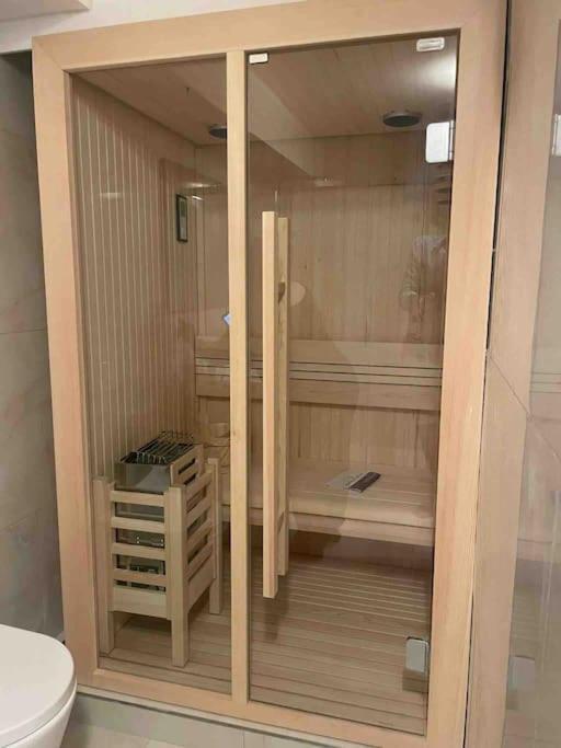 Appartamento Con Piscina E Sauna 比索内 外观 照片